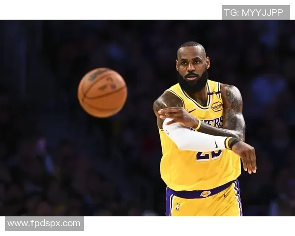 快船与独行侠对决詹姆斯的精彩表现引发球迷热议