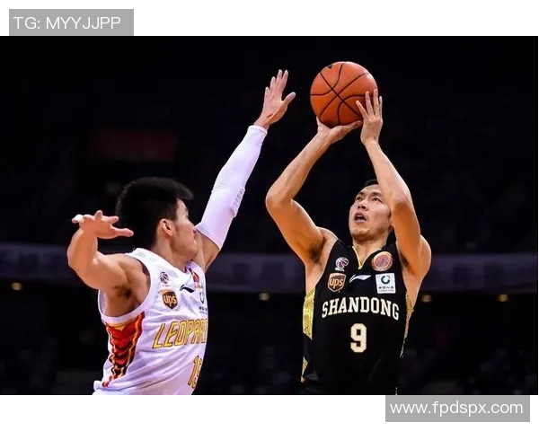 张庆鹏：从篮球场上的拼搏者到生活中的奋斗典范